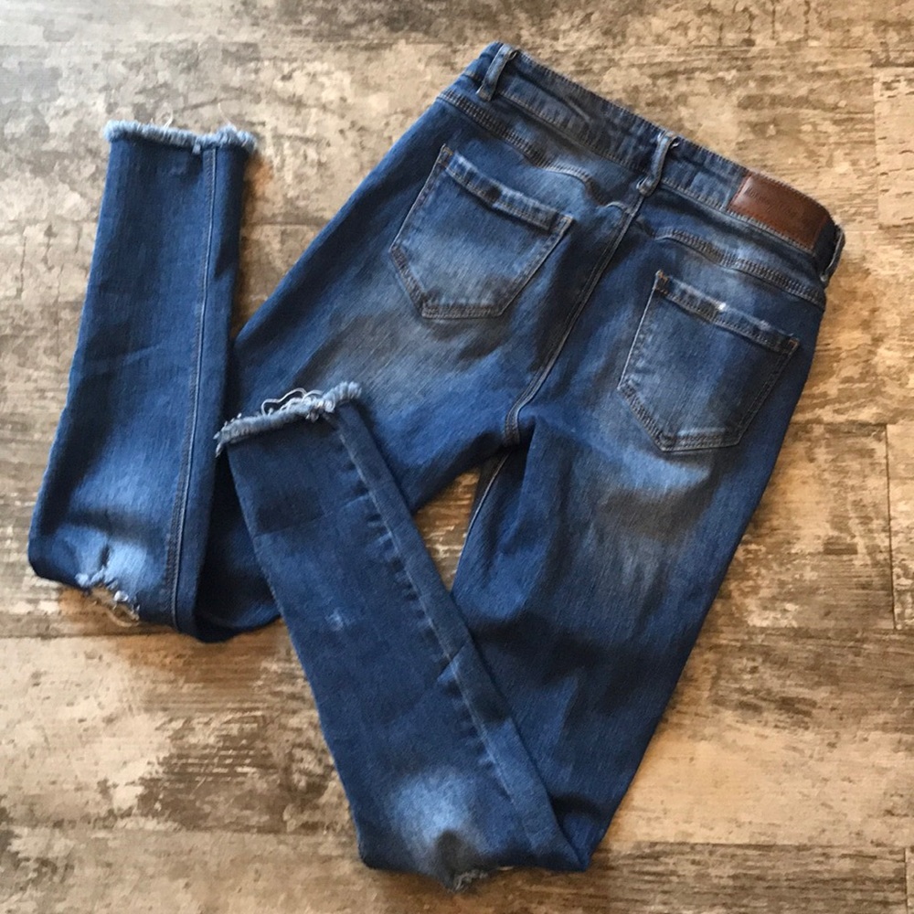 ❌❌SOLD ❌❌Distressed Monkey Ride Jeans - Picture 5 of 6